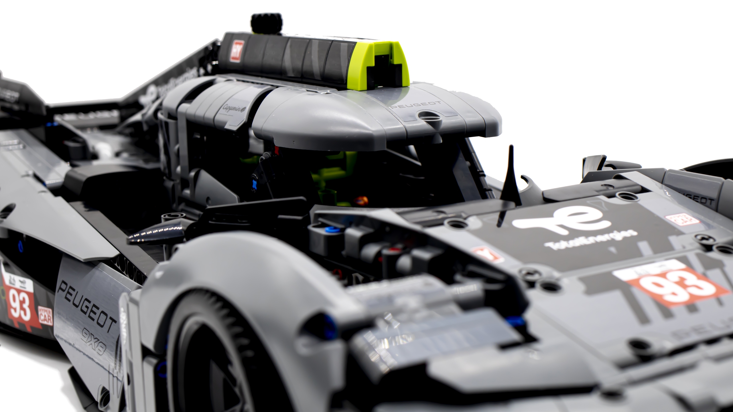 LEGO Technic 42156 PEUGEOT 9X8 24H Le Mans Hybrid Hypercar 11 scaled