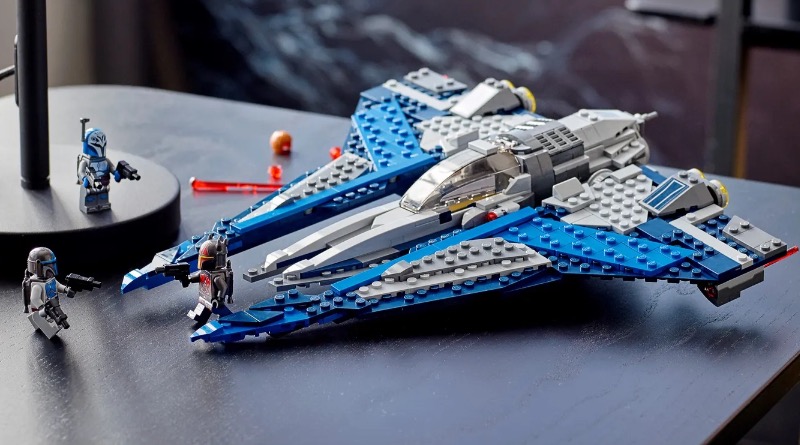 LEGO Star Wars 75316 Mandalorian Starfighter is now on LEGO.com