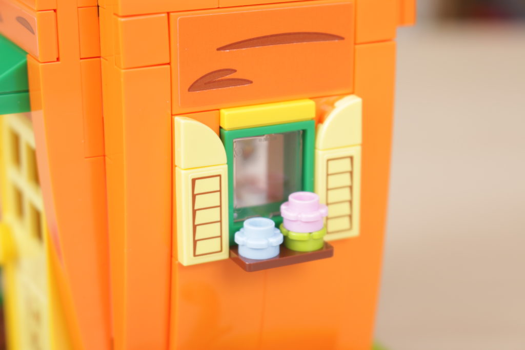 LEGO 40449 Easter Bunnys Carrot House GWP review 4