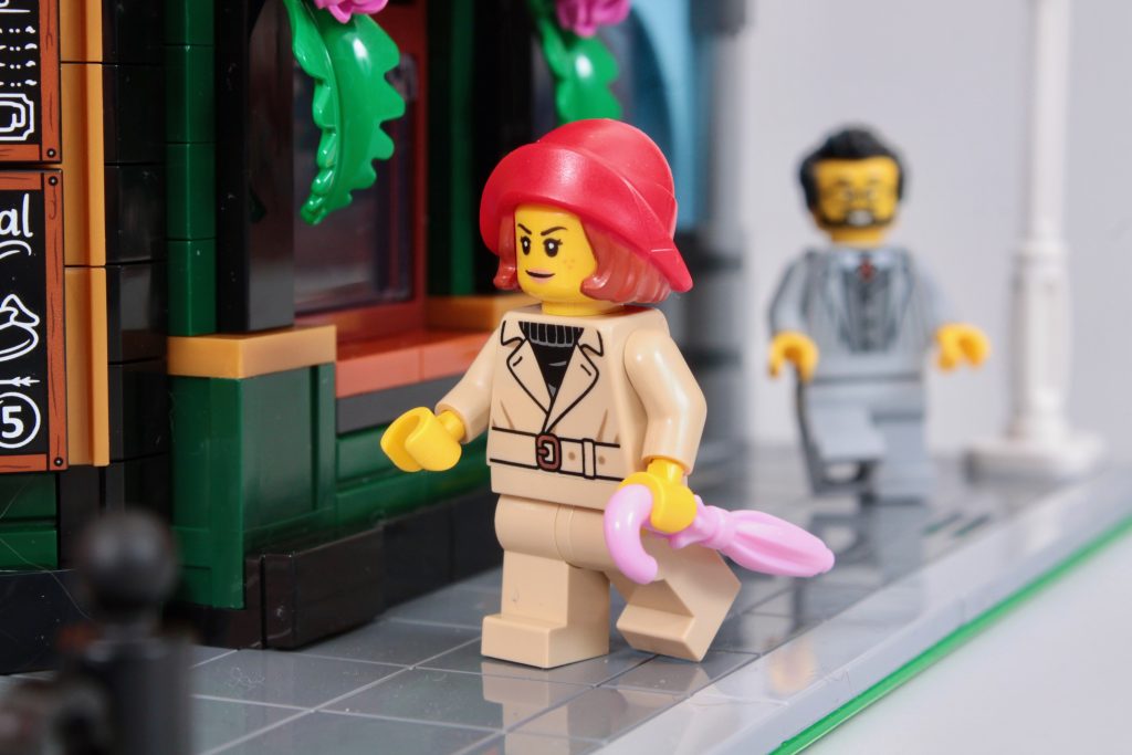 LEGO Icons 10350 Tudor Corner review 8 1024x683
