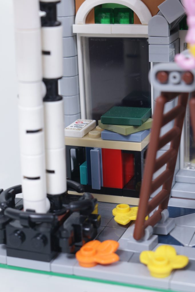LEGO Icons 10350 Tudor Corner second review plus comparison with 10251 Brick Bank and 10270 Bookshop 46 683x1024