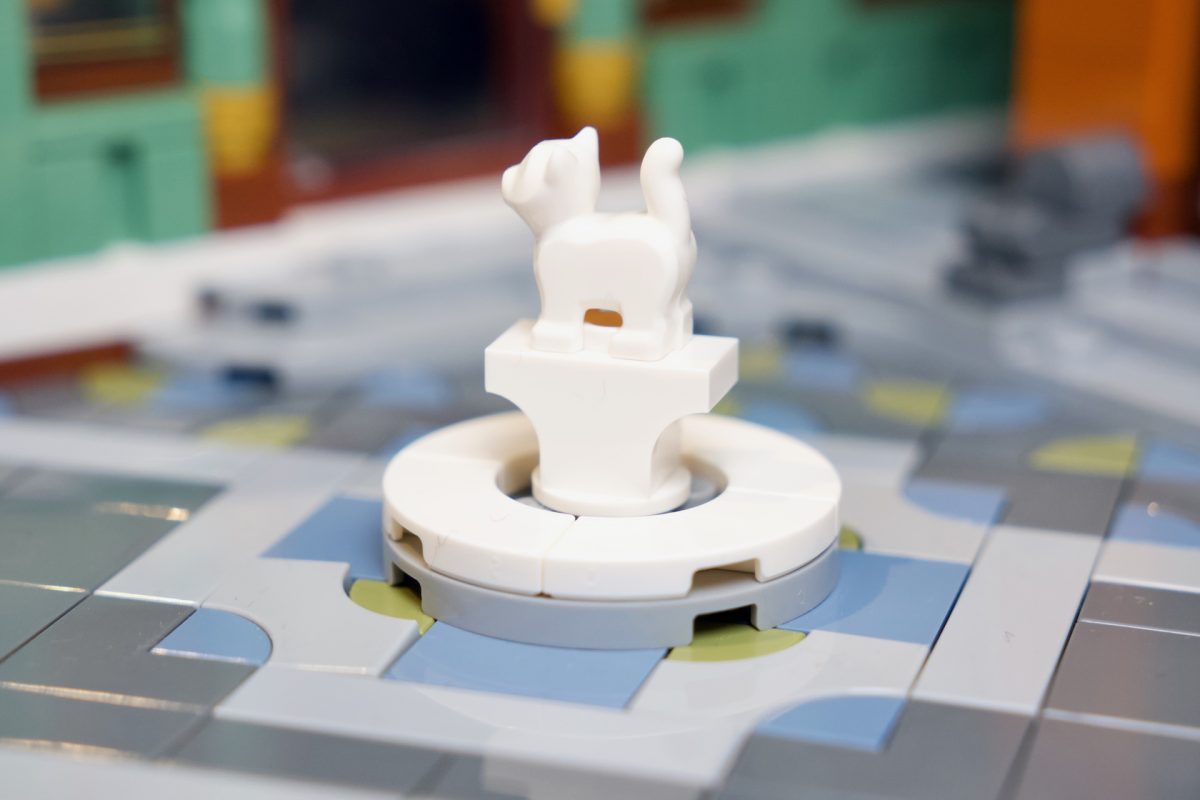 LEGO Icons 11371 Shopping Street review 8 1200x800