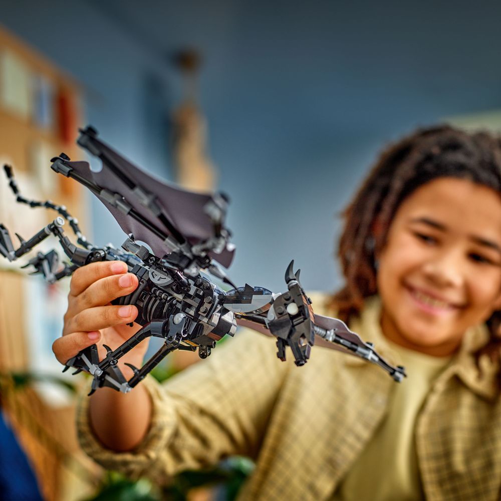 LEGO Harry Potter 76458 Thestral Family 4