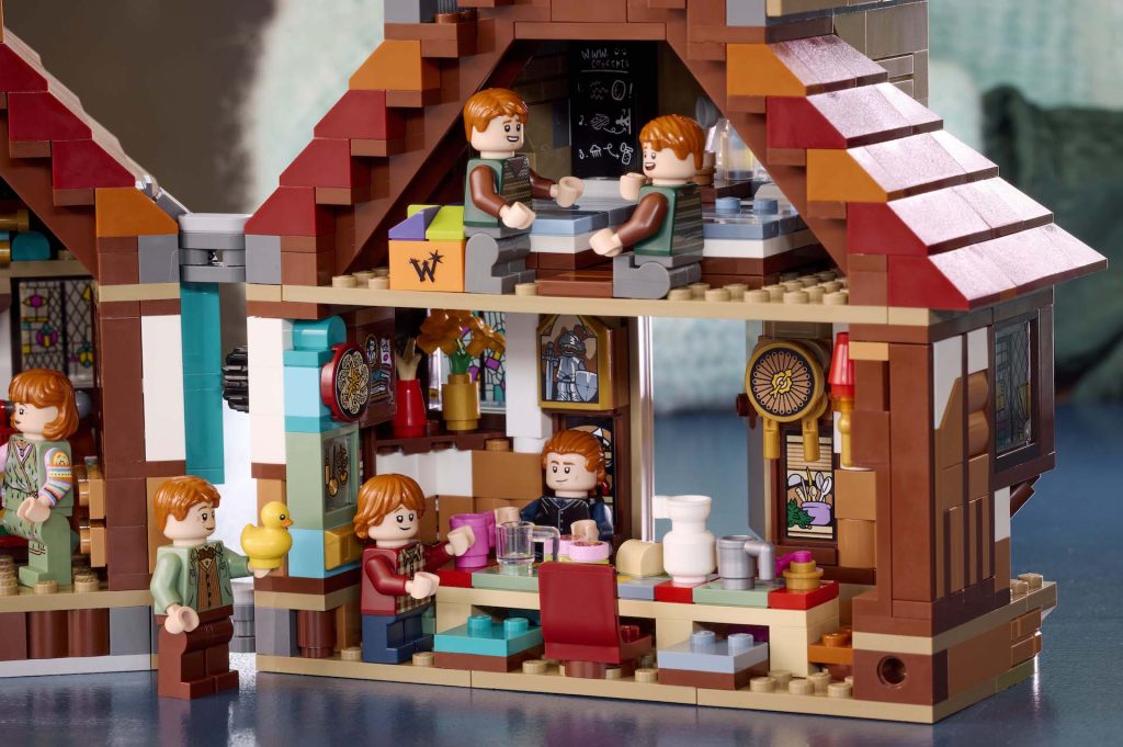 LEGO Harry Potter 76437 The Burrow Collectors Edition 25 1024x681