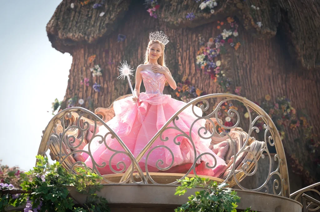 Glinda in Wicked 1024x677