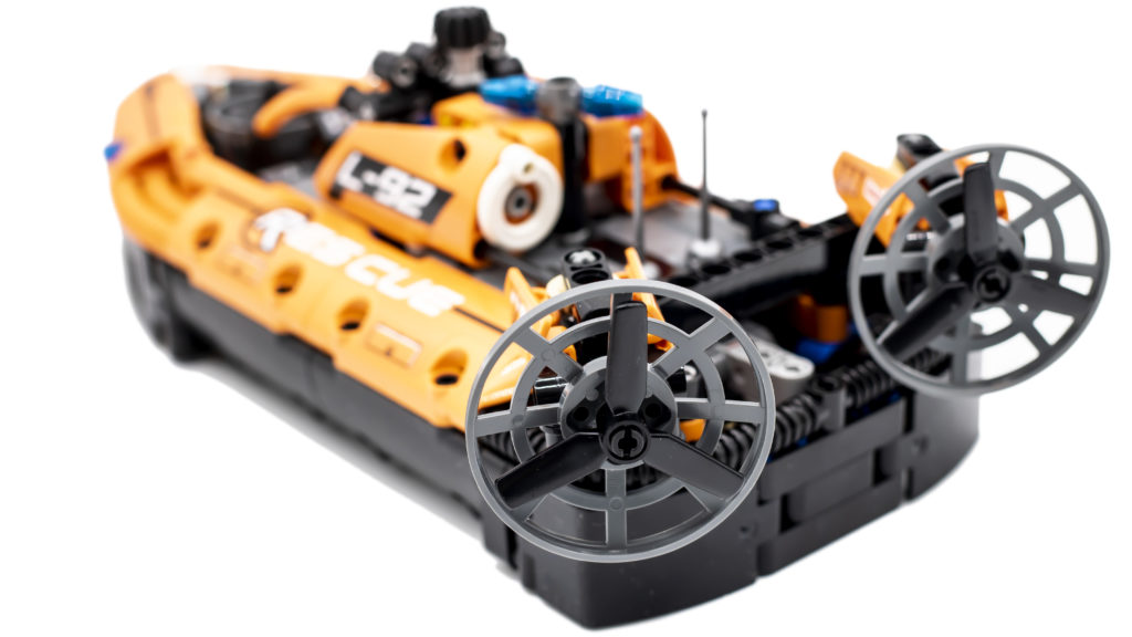 LEGO Technic 42120 Rescue Hovercraft 12
