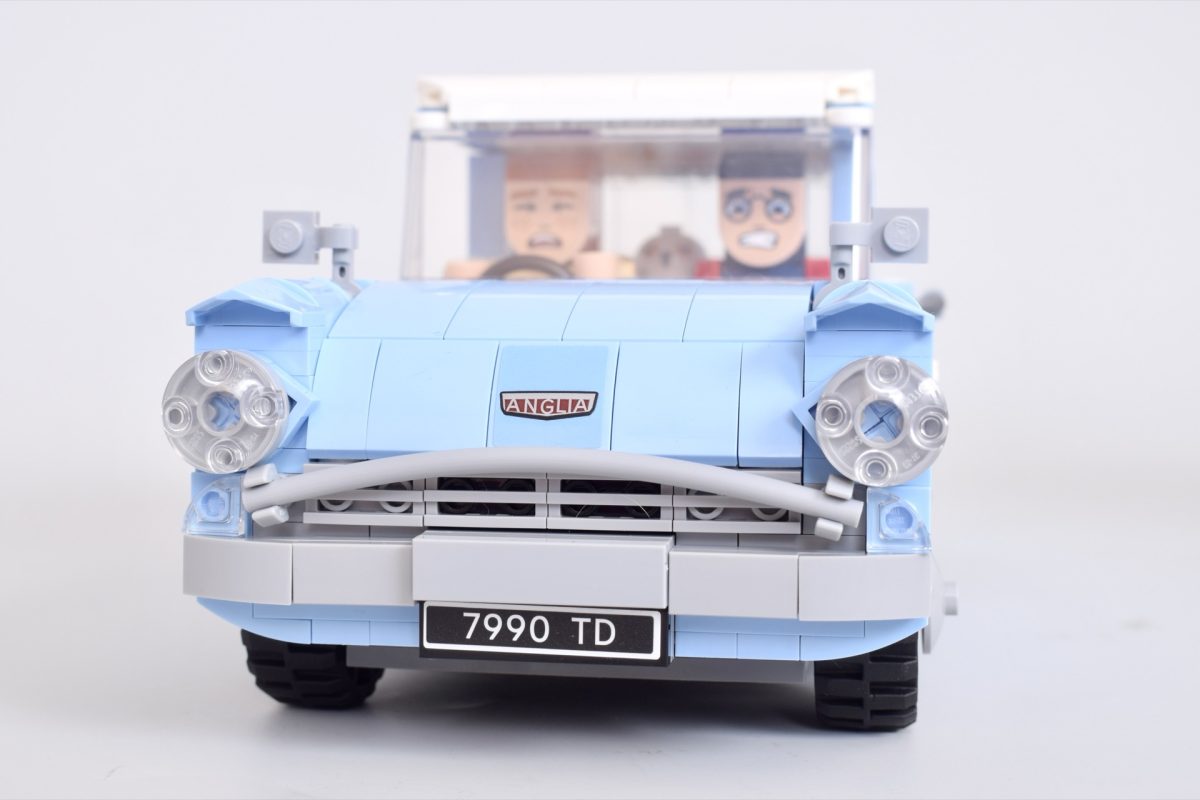 LEGO Harry Potter 76470 Enchanted Flying Ford Anglia review 14 1200x800