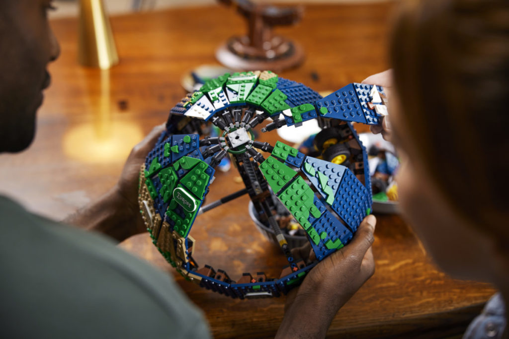 LEGO Ideas 21332 The Globe 20 1024x683