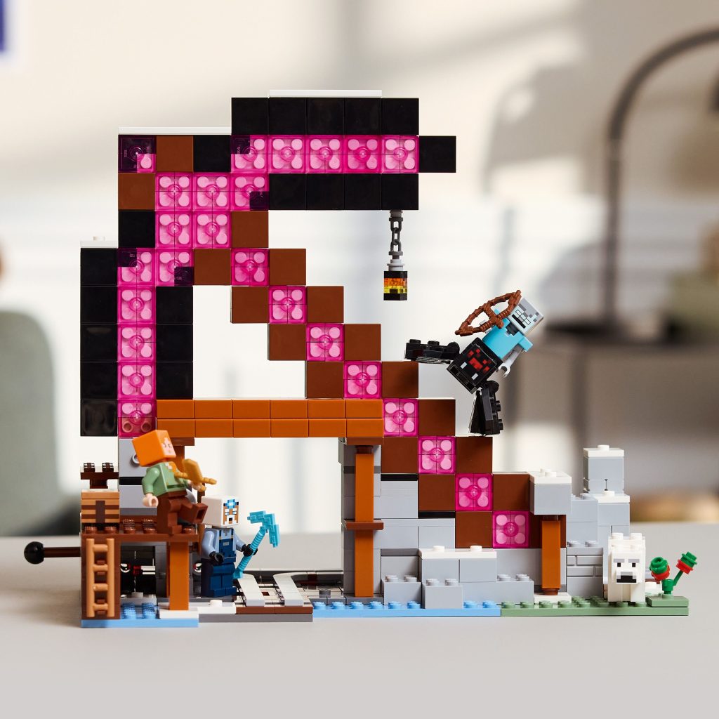 LEGO Minecraft 21277 The Pickaxe Mine 5 1024x1024