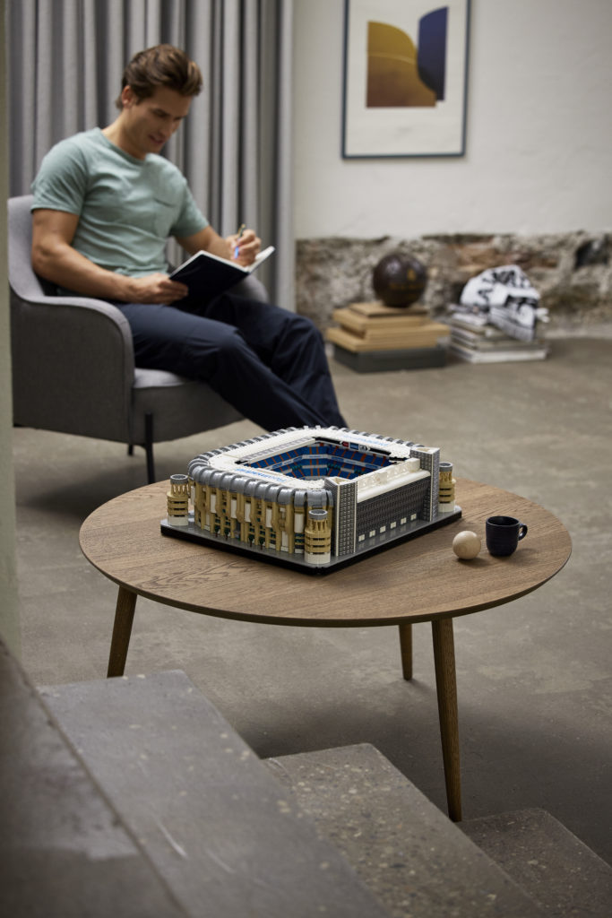 LEGO Creator Expert 10299 Santiago Bernabeu – Real Madrid stadium image 19