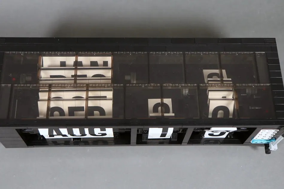 LEGO Ideas Mechanical Flip Calendar 5
