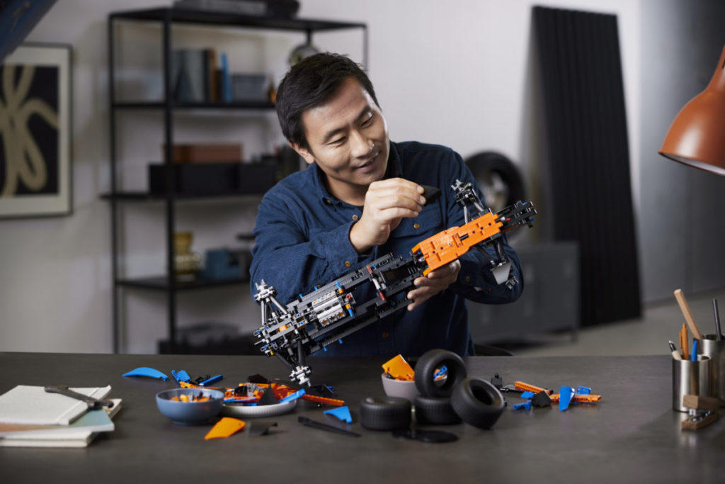 LEGO Technic 42141 McLaren Formula 1 Race Car 13 1024x683