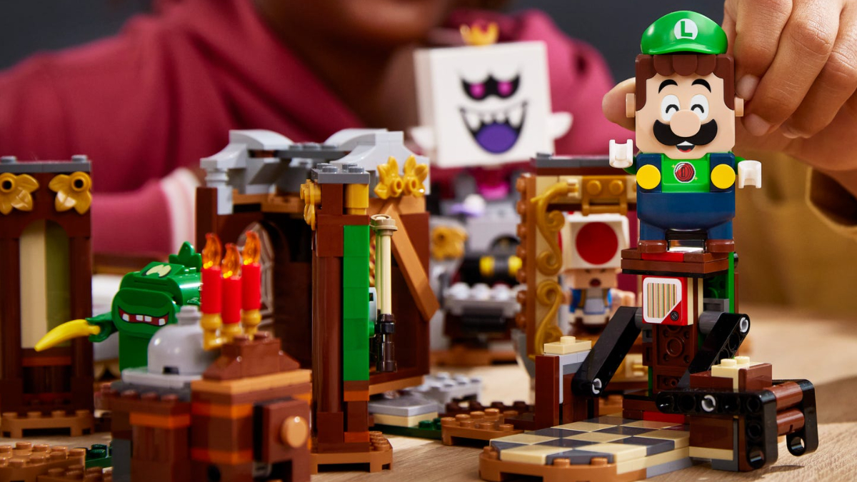 LEGO Super Mario Luigi's Mansion sets showcased in new videos