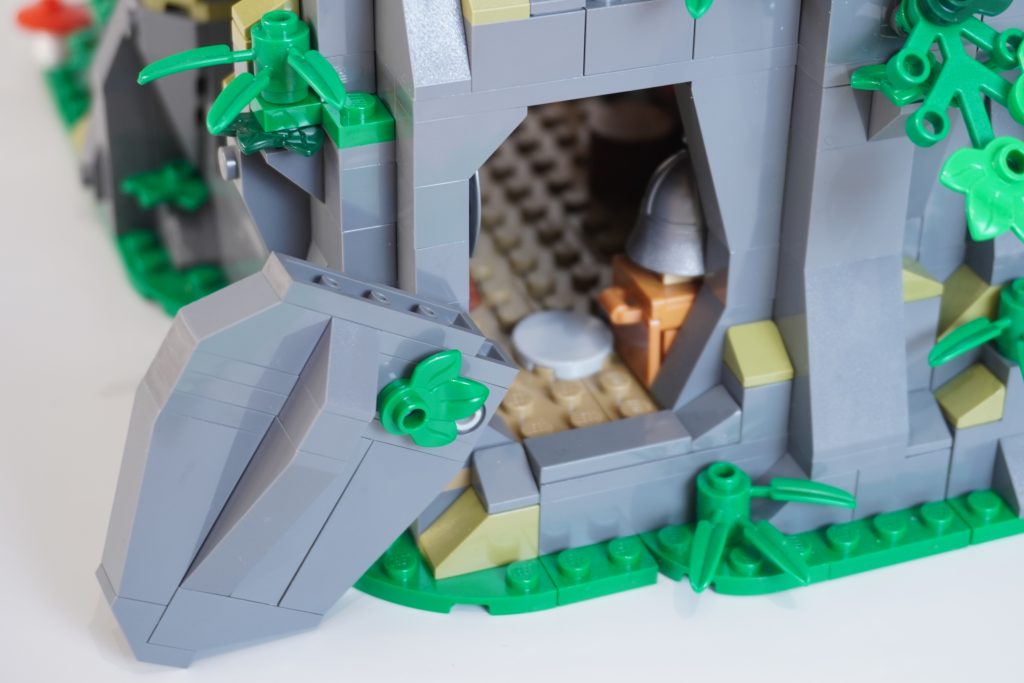 BrickLink Designer Program Outlaw Forest Den review 21 1024x683