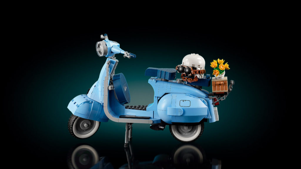 LEGO Creator Expert 10298 Vespa 125 scooter 04 1024x576