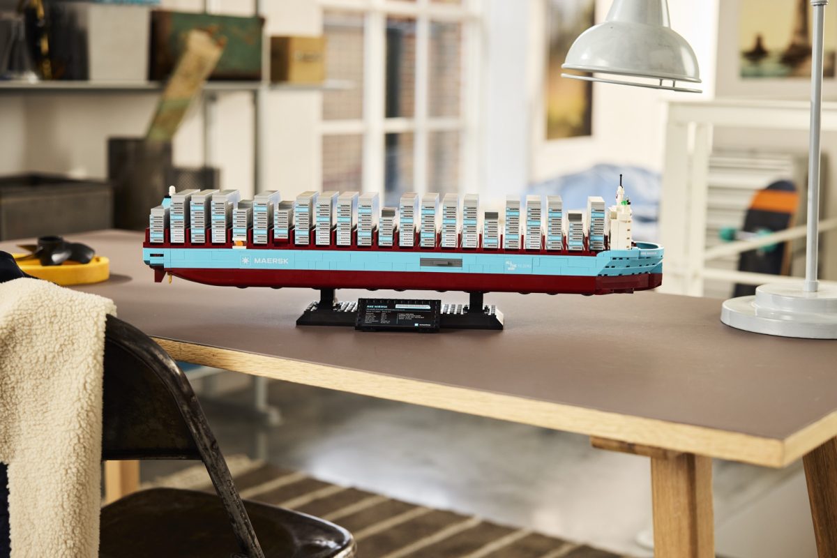 LEGO 40955 Maersk Dual Fuel Container Vessel 11 1200x800