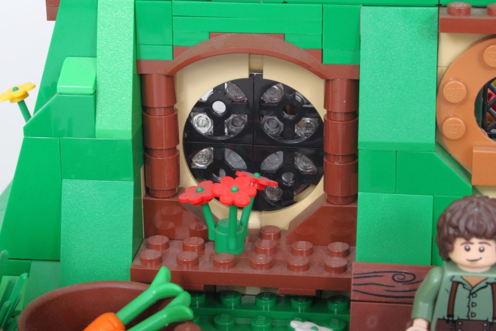 lego 79003 an unexpected gathering comparison 2 min 1024x683