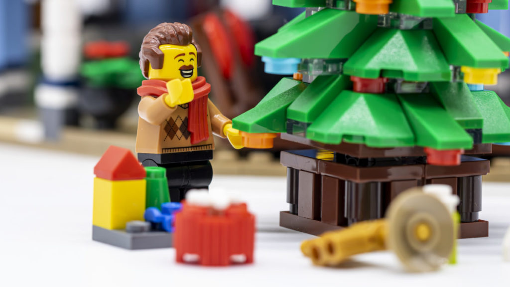 LEGO for adults 10293 Santas Visit 18 1024x576