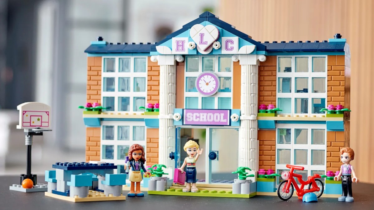 LEGO CITY and Friends sets added to LEGO.com sale with up to 30% off