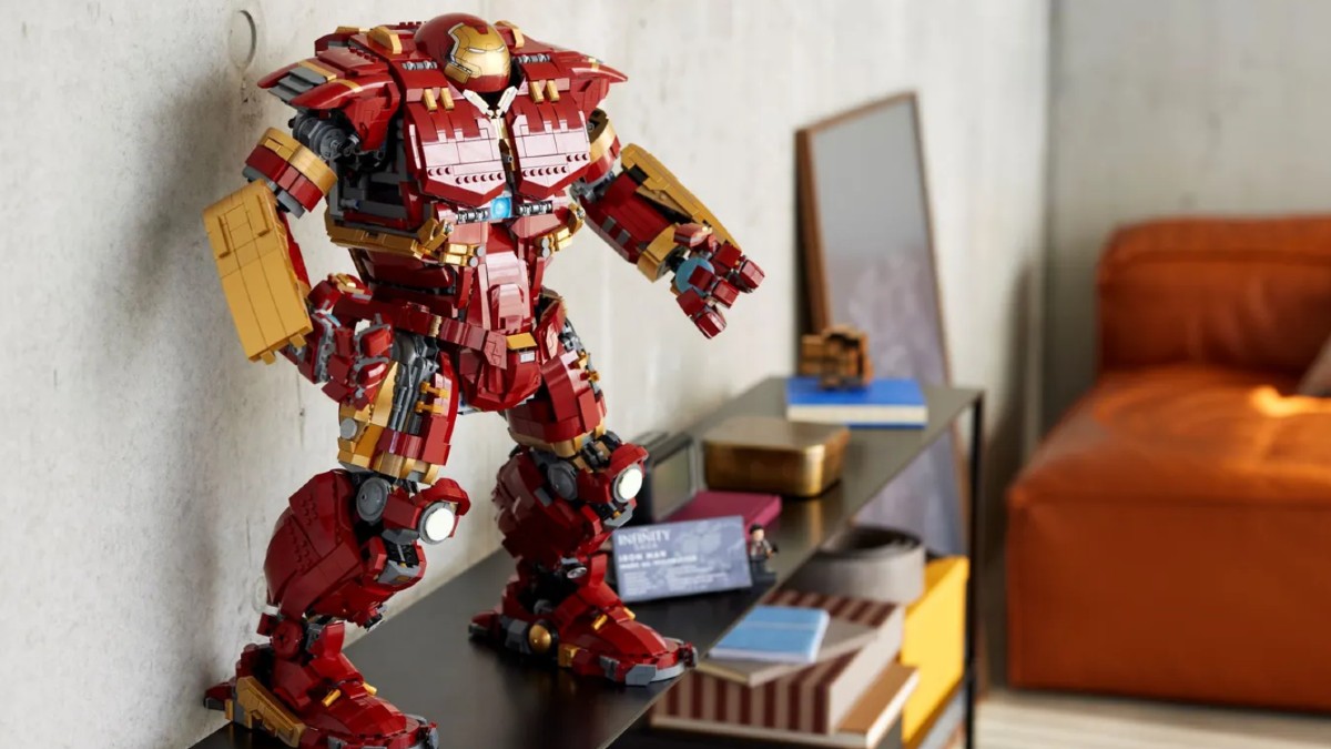 See LEGO Marvel 76210 Hulkbuster and 76105 The Hulkbuster: Ultron Edition side by side
