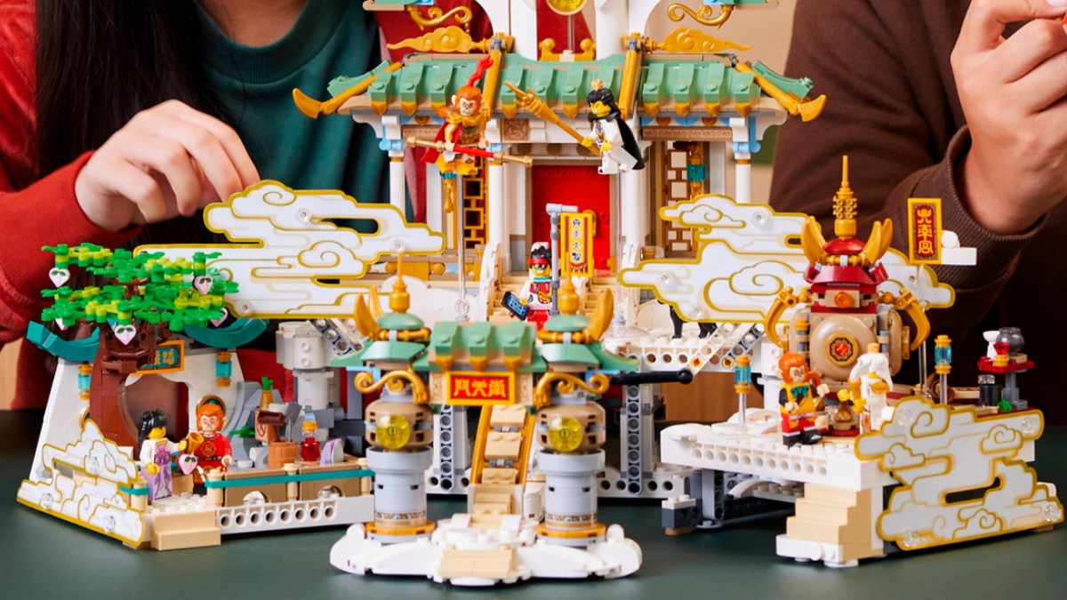 Four new minifigures in the summer 2022 LEGO sets