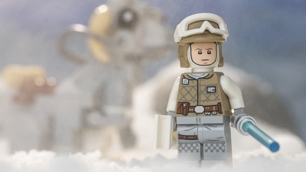 LEGO Star Wars 75298 AT AT vs Tauntaun 2
