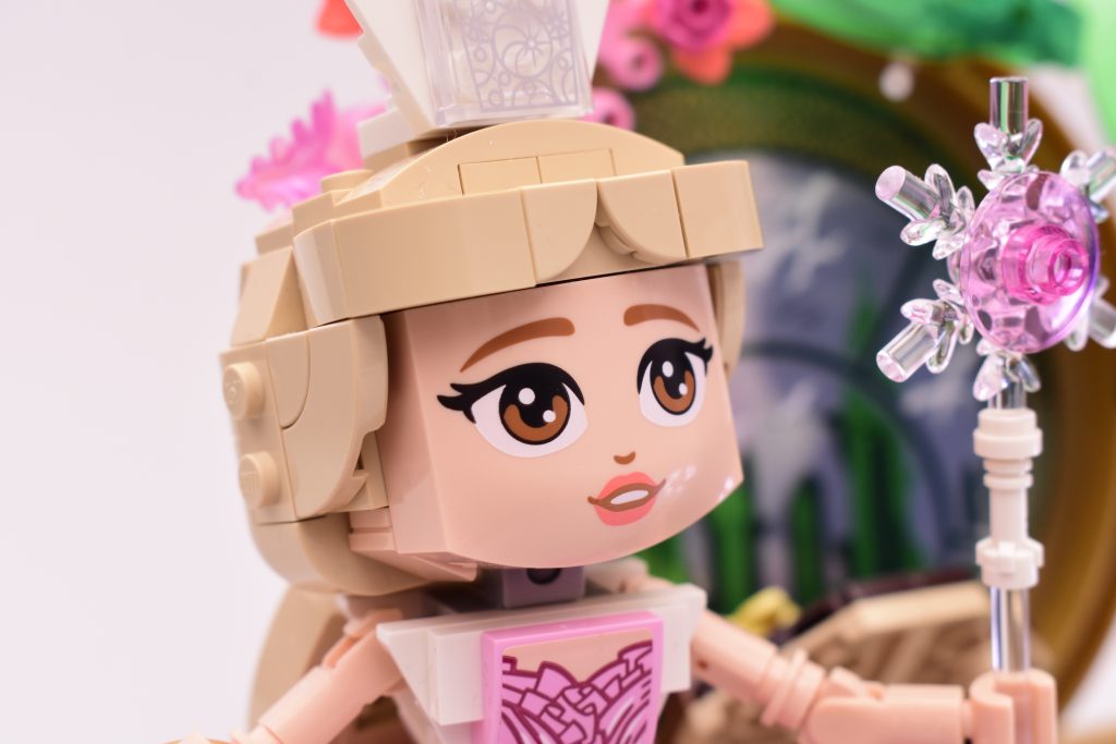 LEGO Wicked 75682 Elphaba Glinda Figures review 15 1024x683
