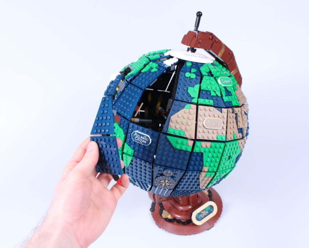 LEGO Ideas 21332 The Globe review 27 1024x822