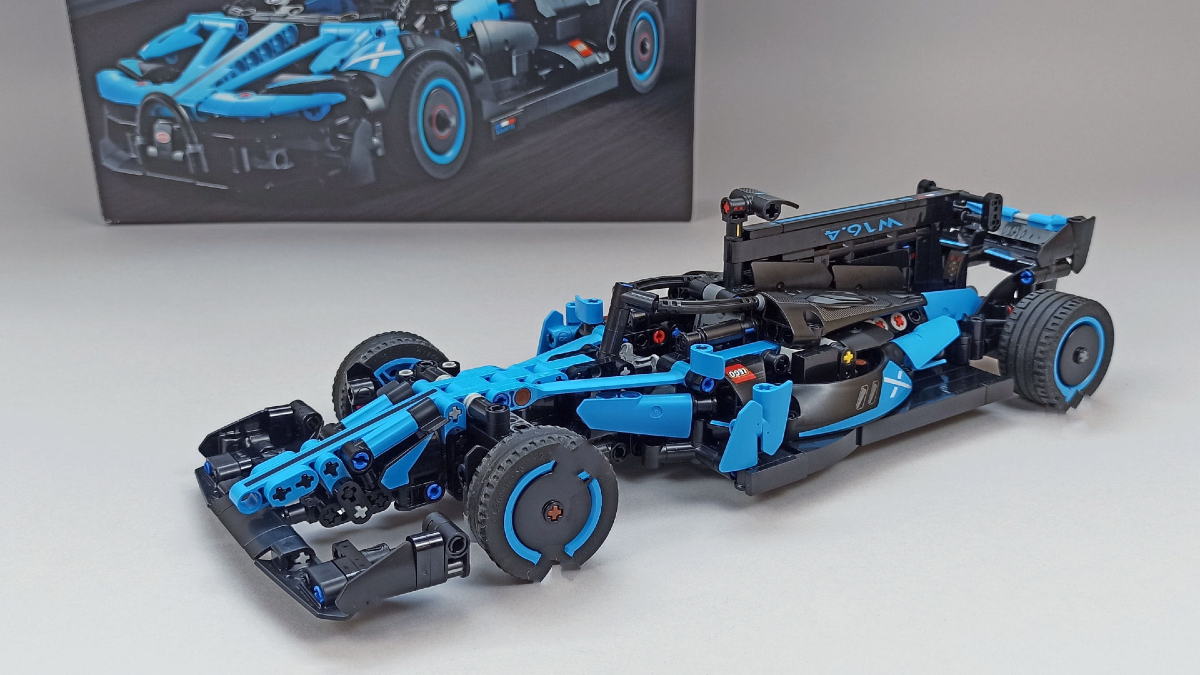 Build an F1 car from LEGO Technic 42162 Bugatti Bolide Agile Blue