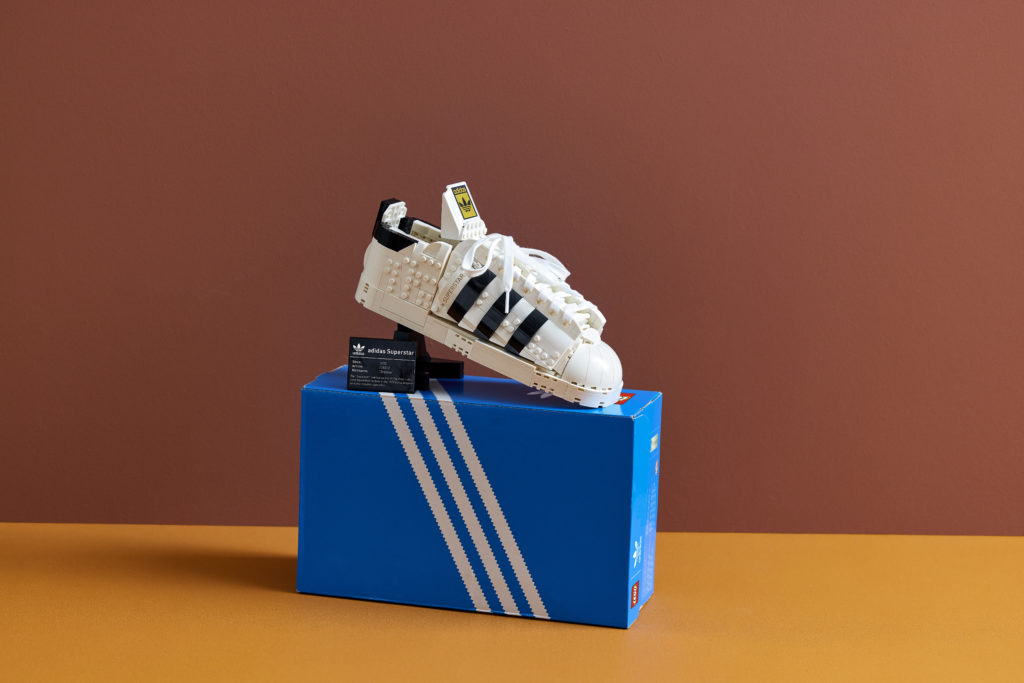 10282 Lifestyle ShoeOnBox 01