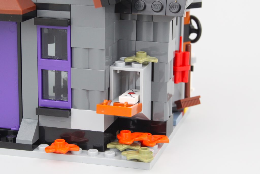 lego despicable me 4 75583 Minions And Grus Family Mansion review 30 1024x683