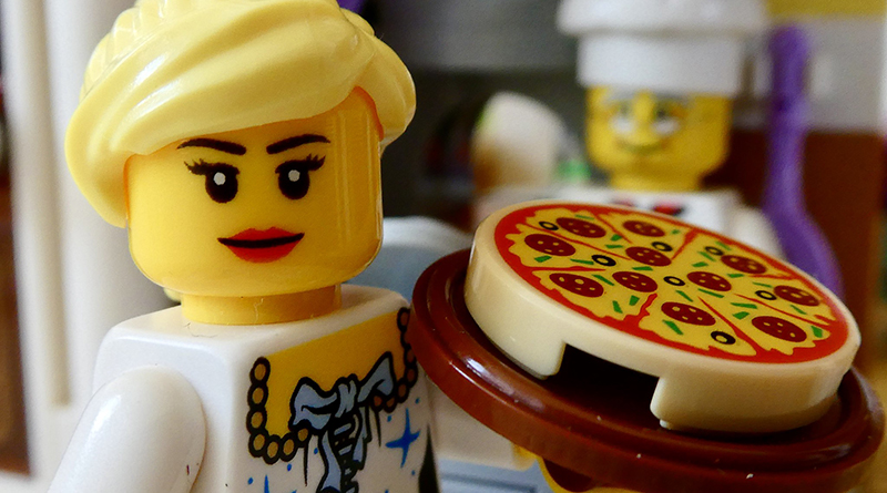 Brick Pic of the Day: Oven fresh pizza