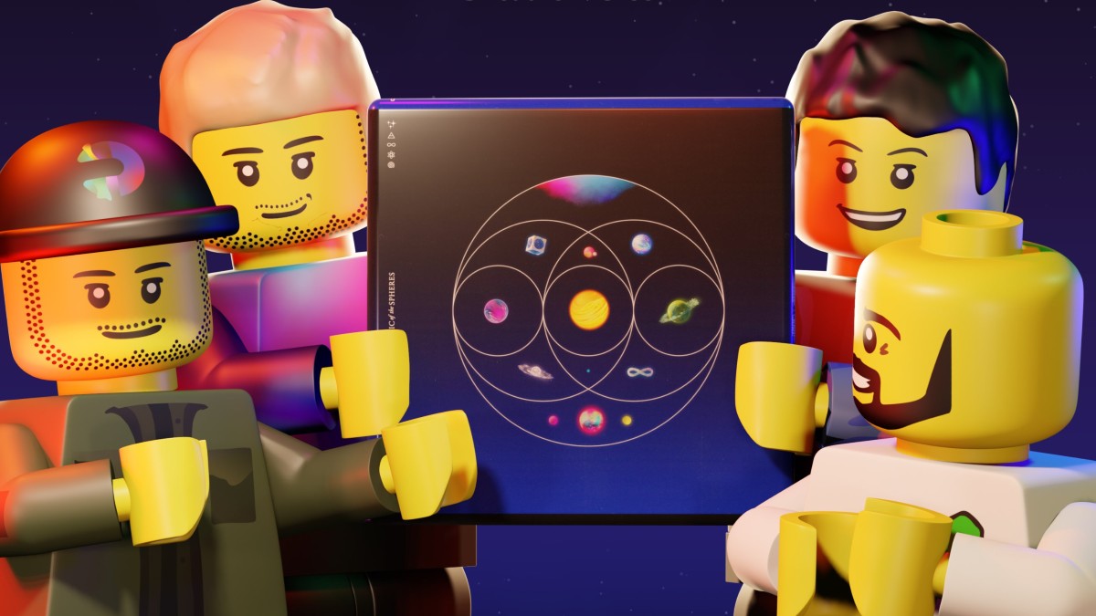 Coldplay highlights LEGO minifgure recreation