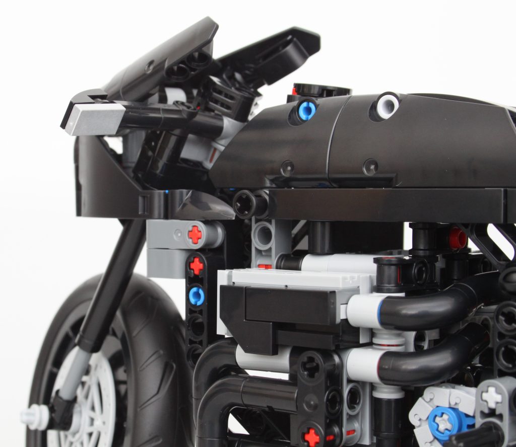 LEGO Technic 42155 The Batman Batcycle review 1 1024x888