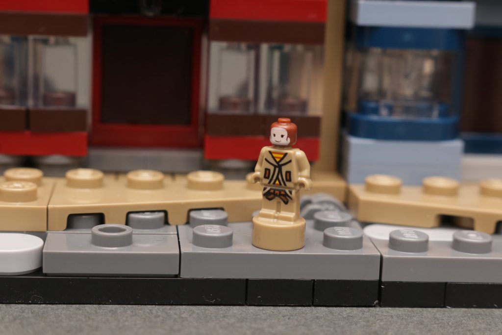 LEGO Harry Potter 76444 Diagon Alley Wizarding Shops review 72 1024x683