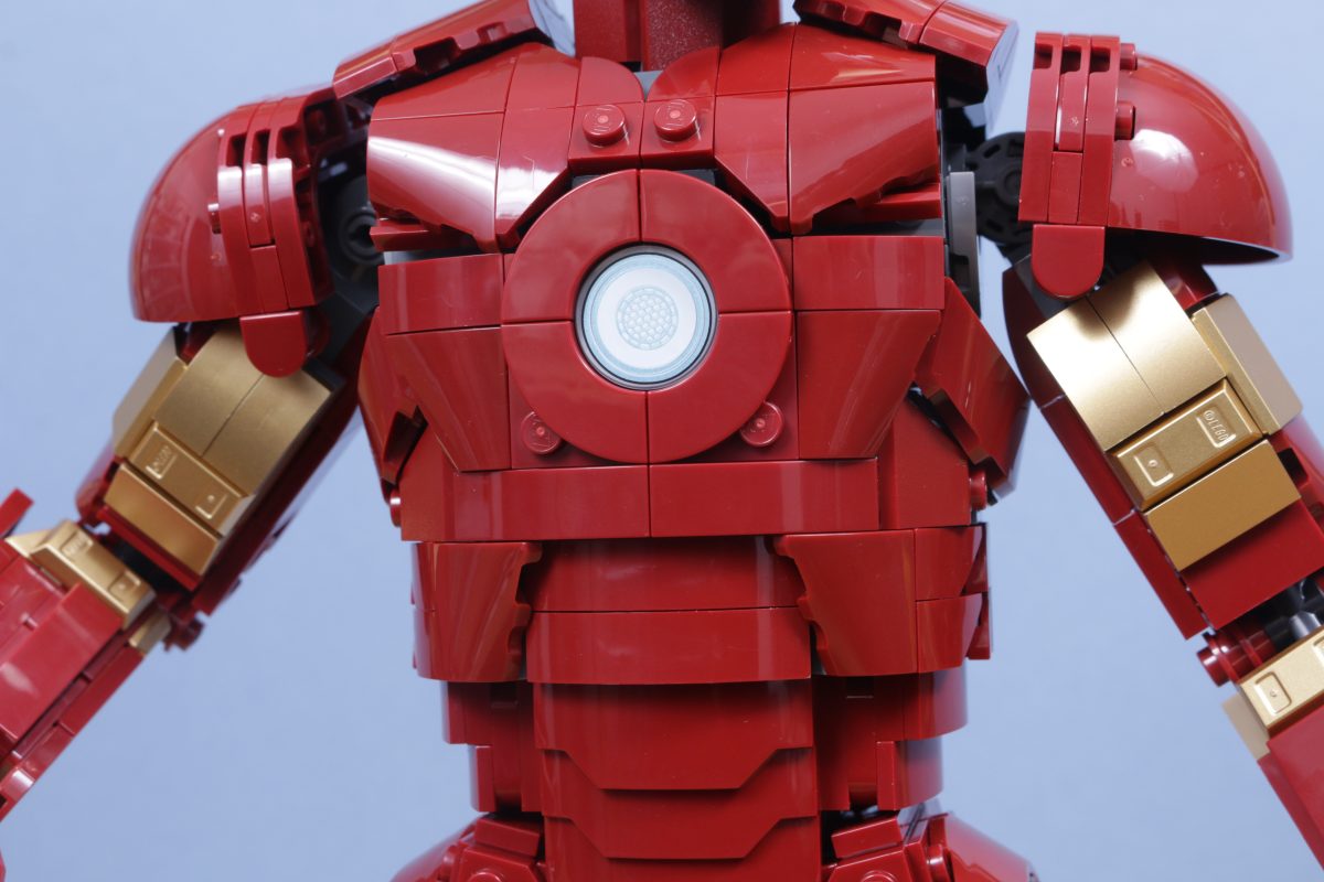LEGO Marvel 76344 Iron Man Mark 3 Collectors Edition review 53 1200x800