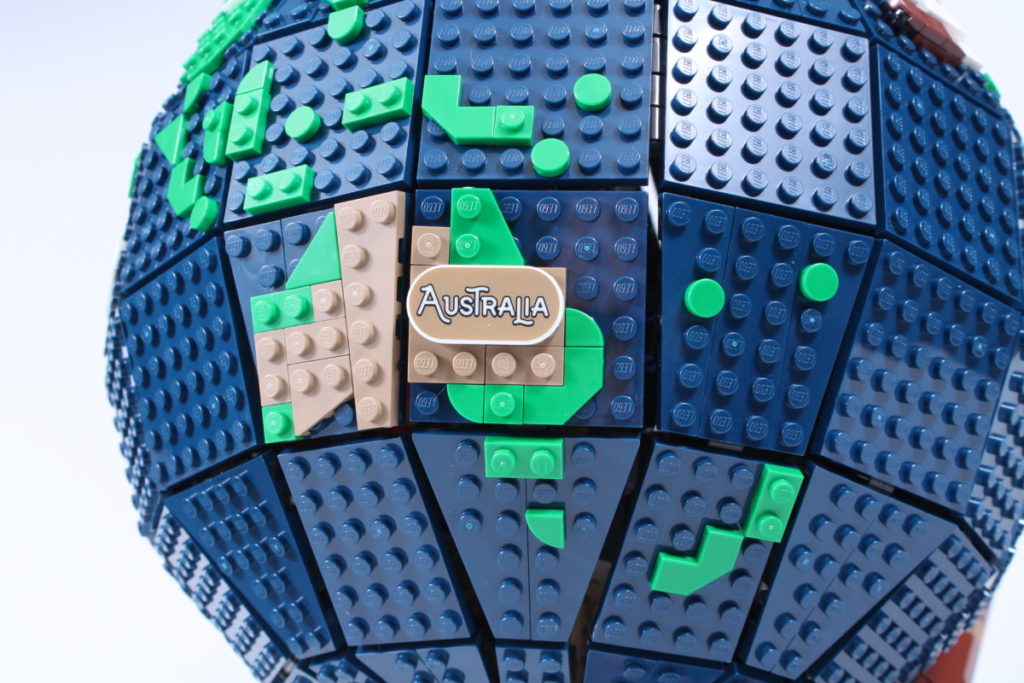 LEGO Ideas 21332 The Globe review 13 1024x683