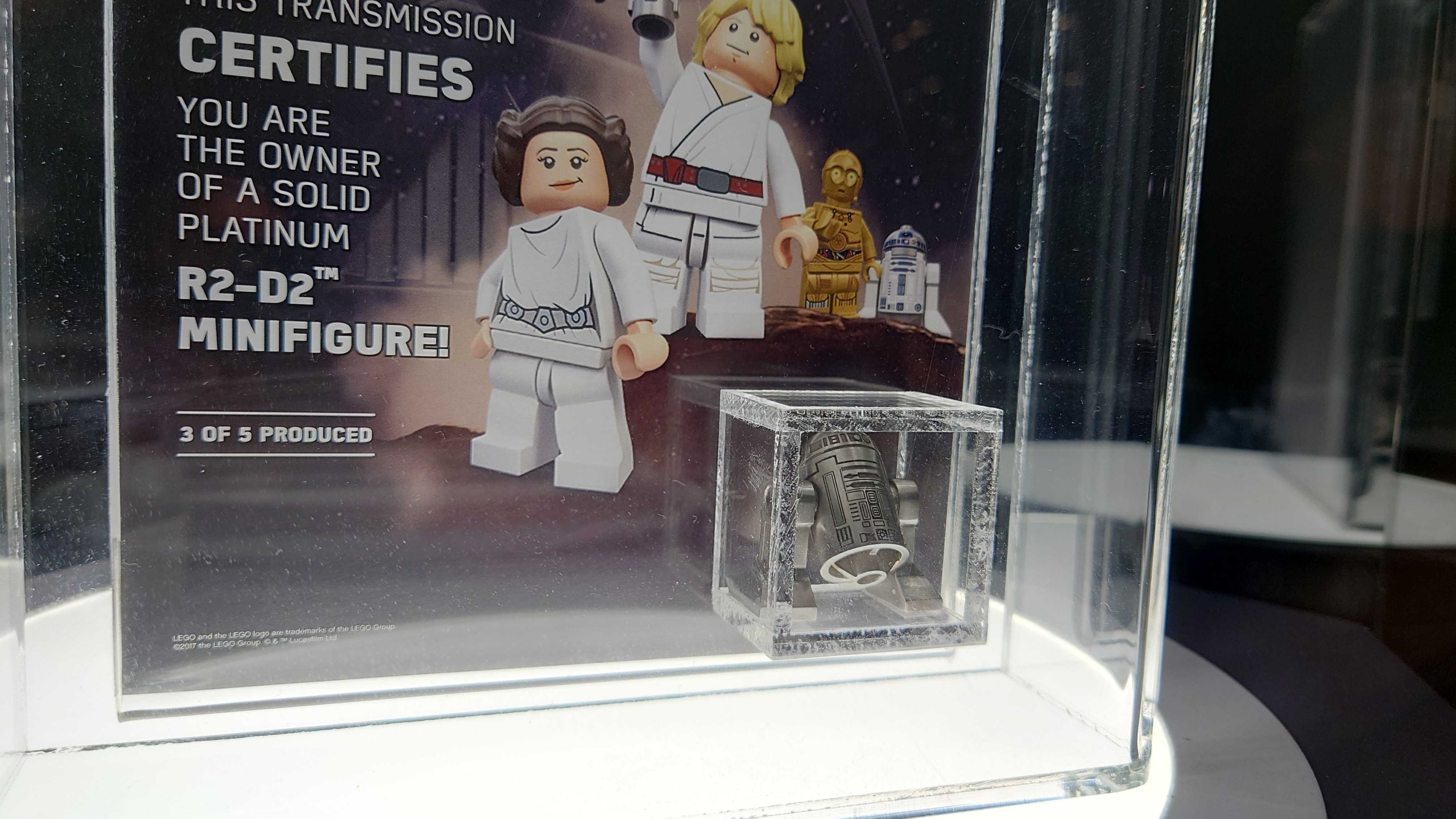 LEGO Star Wars Celebration platinum R2 D2 minifigure 1 scaled