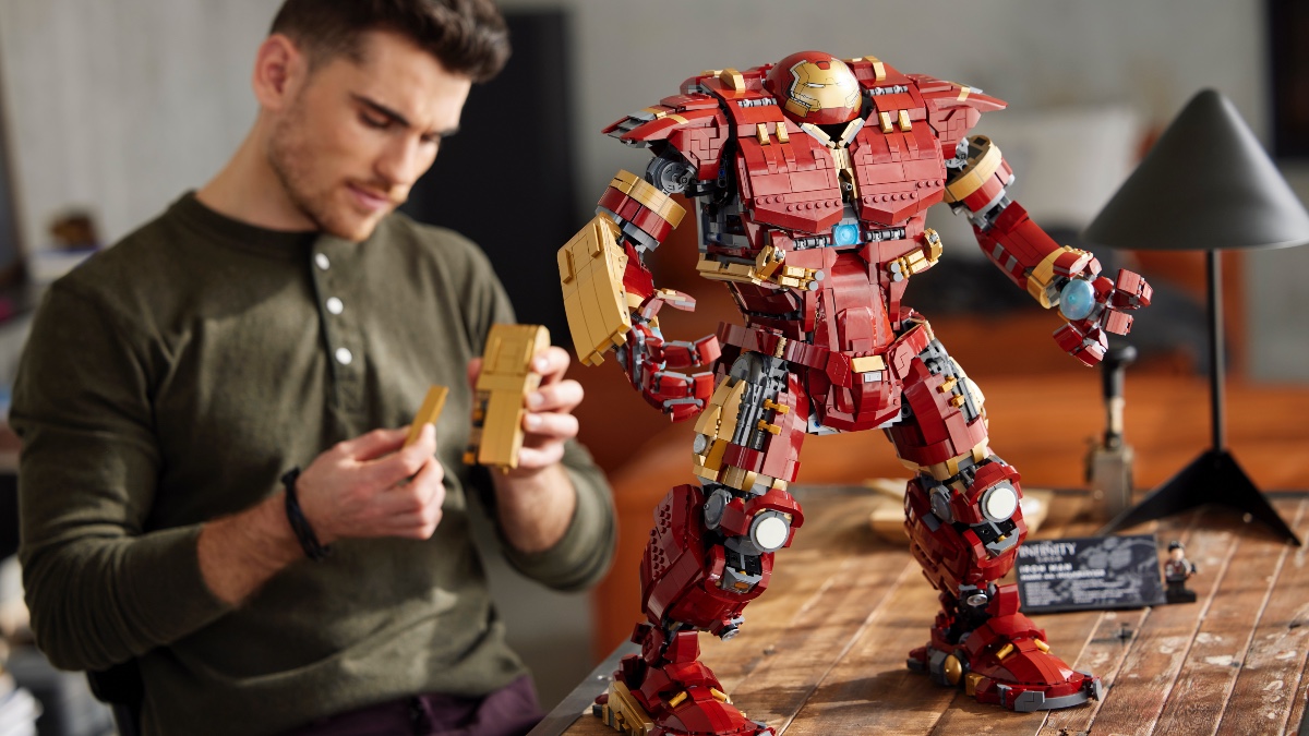 Time has not healed the LEGO Hulkbuster's wounds