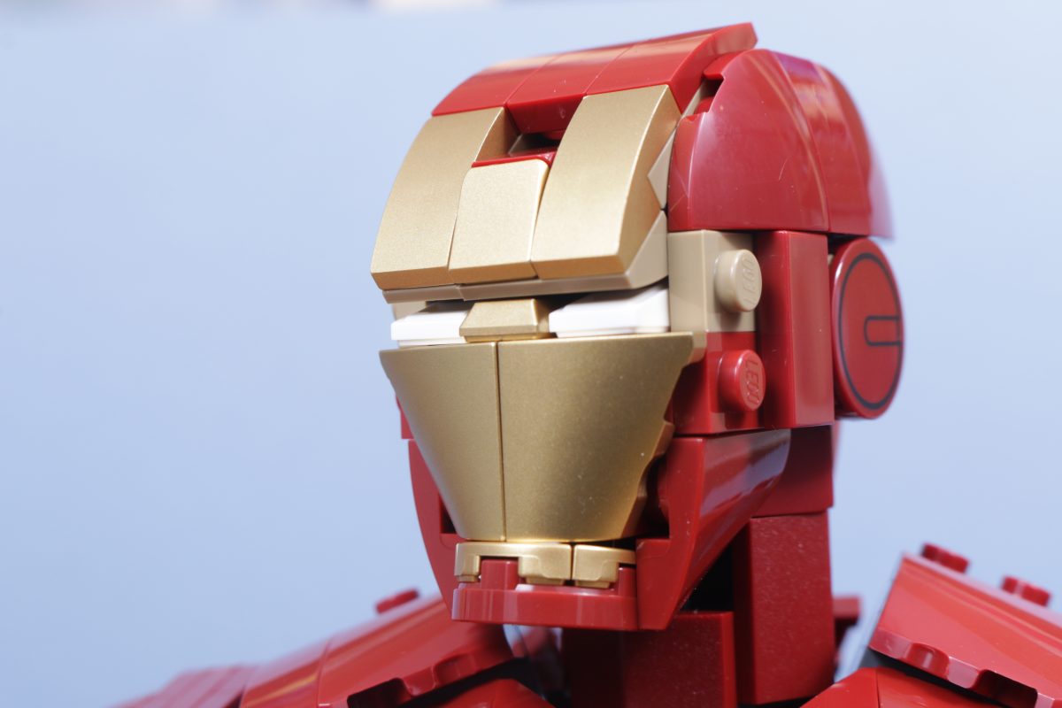 LEGO Marvel 76344 Iron Man Mark 3 Collectors Edition review 63 1200x800