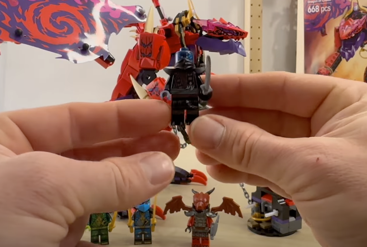 JB Spielwaren LEGO NINJAGO 71832 Thunderfang Dragon of Chaos 1