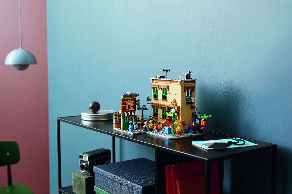 LEGO Ideas 21324 Sesame Street 16