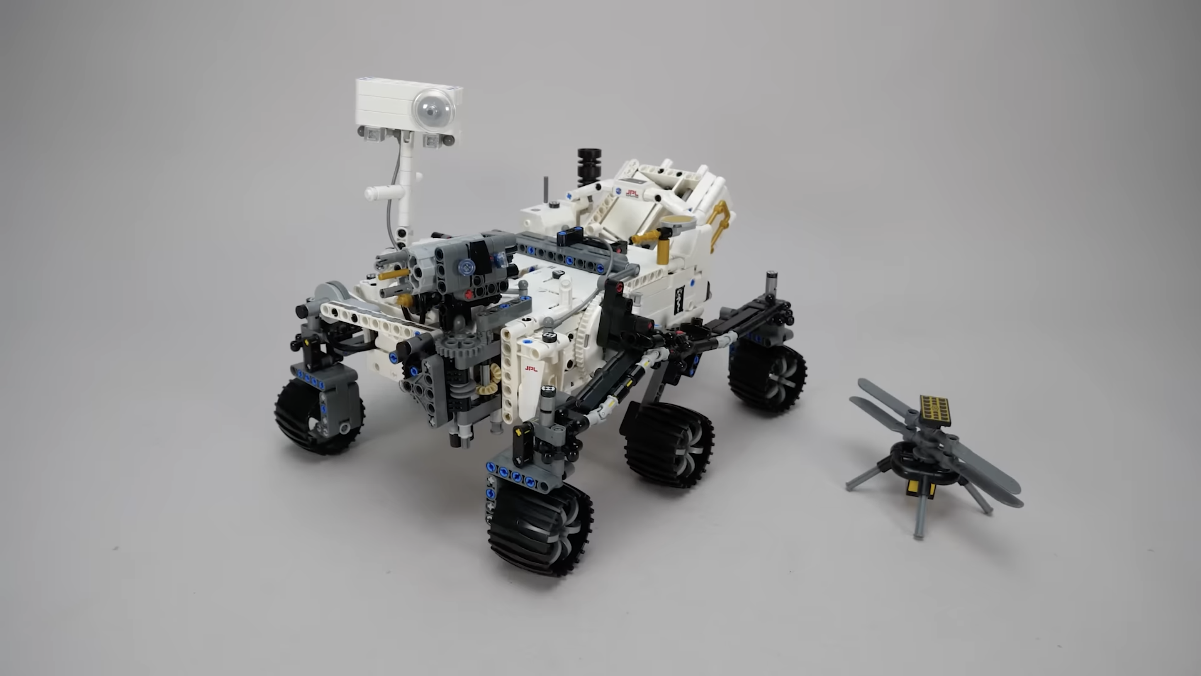 Racing Brick LEGO Technic 42158 NASA Mars Perseverance Rover review image
