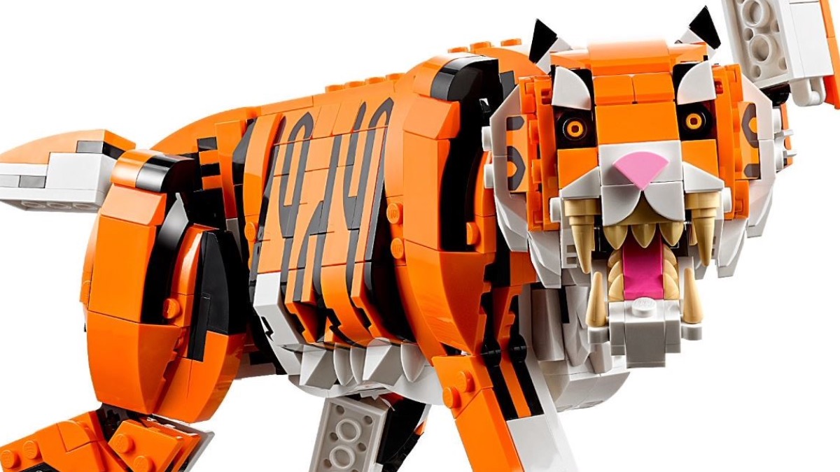 New LEGO Creator 2022 set lands on LEGO.com for the new year