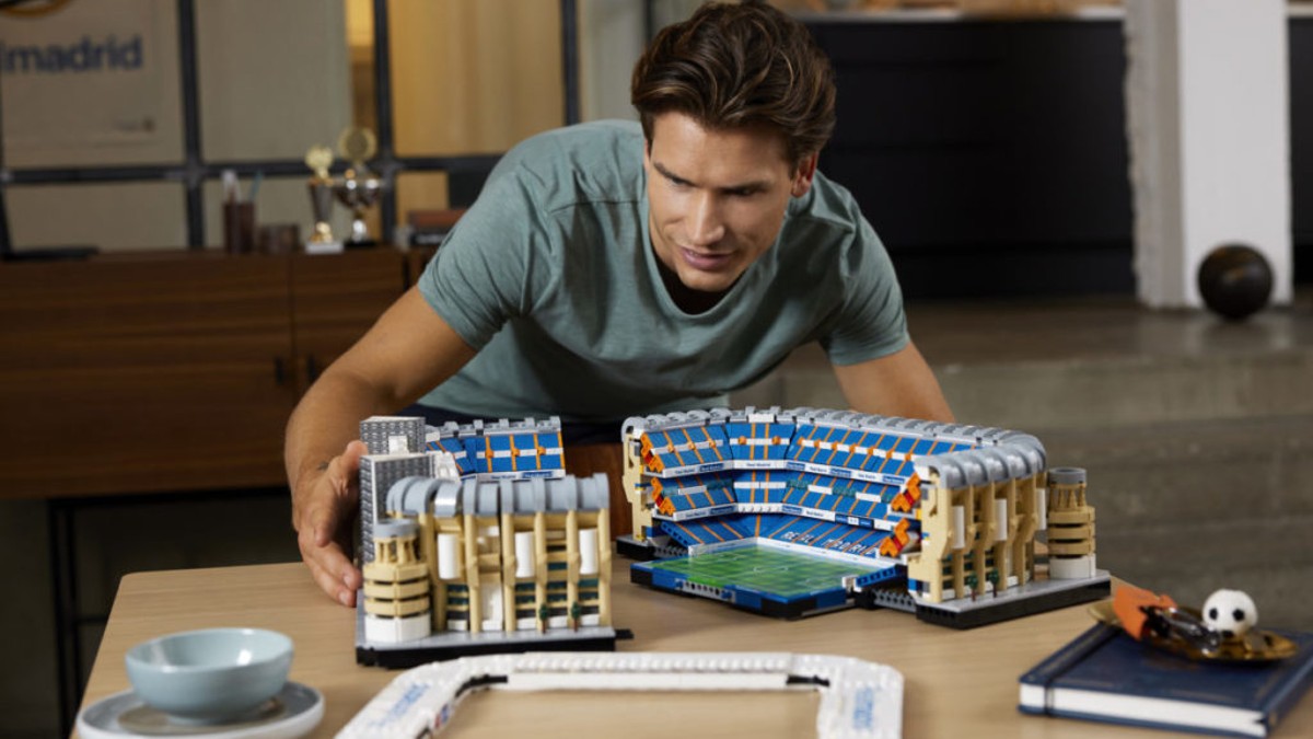 The biggest LEGO sets of all time – February 2022