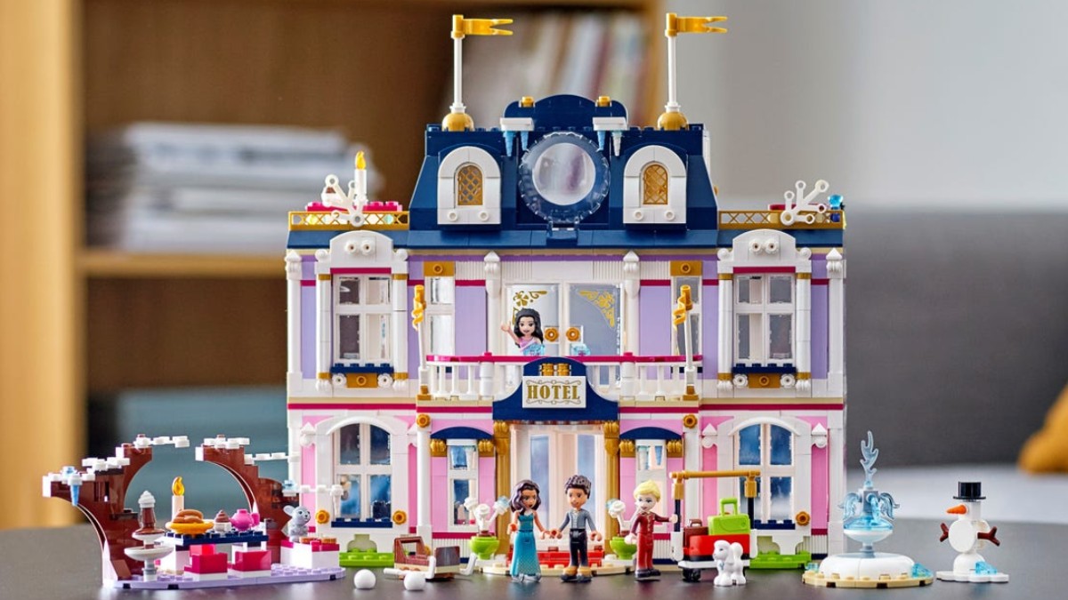 39% discount on 41684 Heartlake City Grand Hotel available with John Lewis