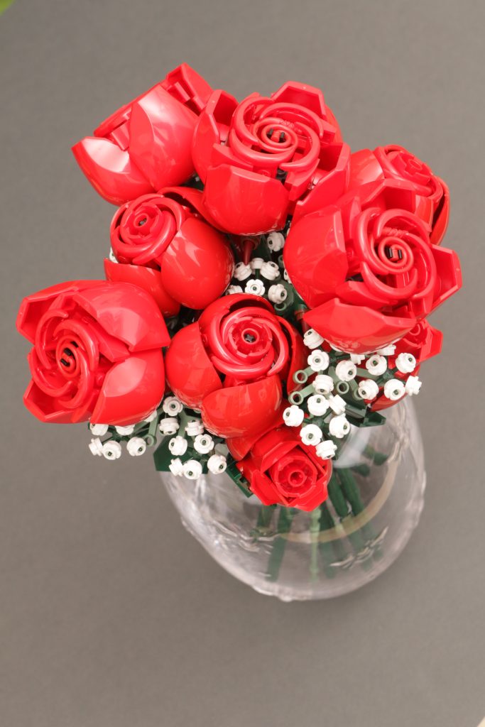 LEGO Botanical Collection 10328 Bouquet of Roses review 16 683x1024