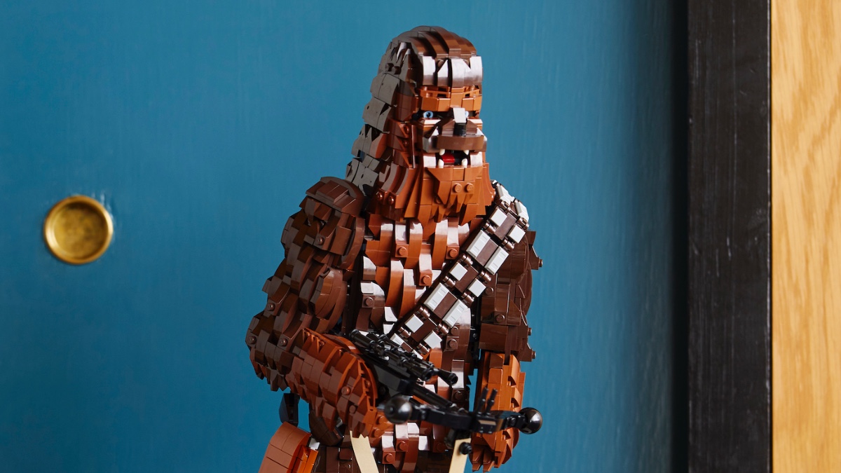 LEGO Star Wars 75371 Chewbacca debuts major change for smaller plaques