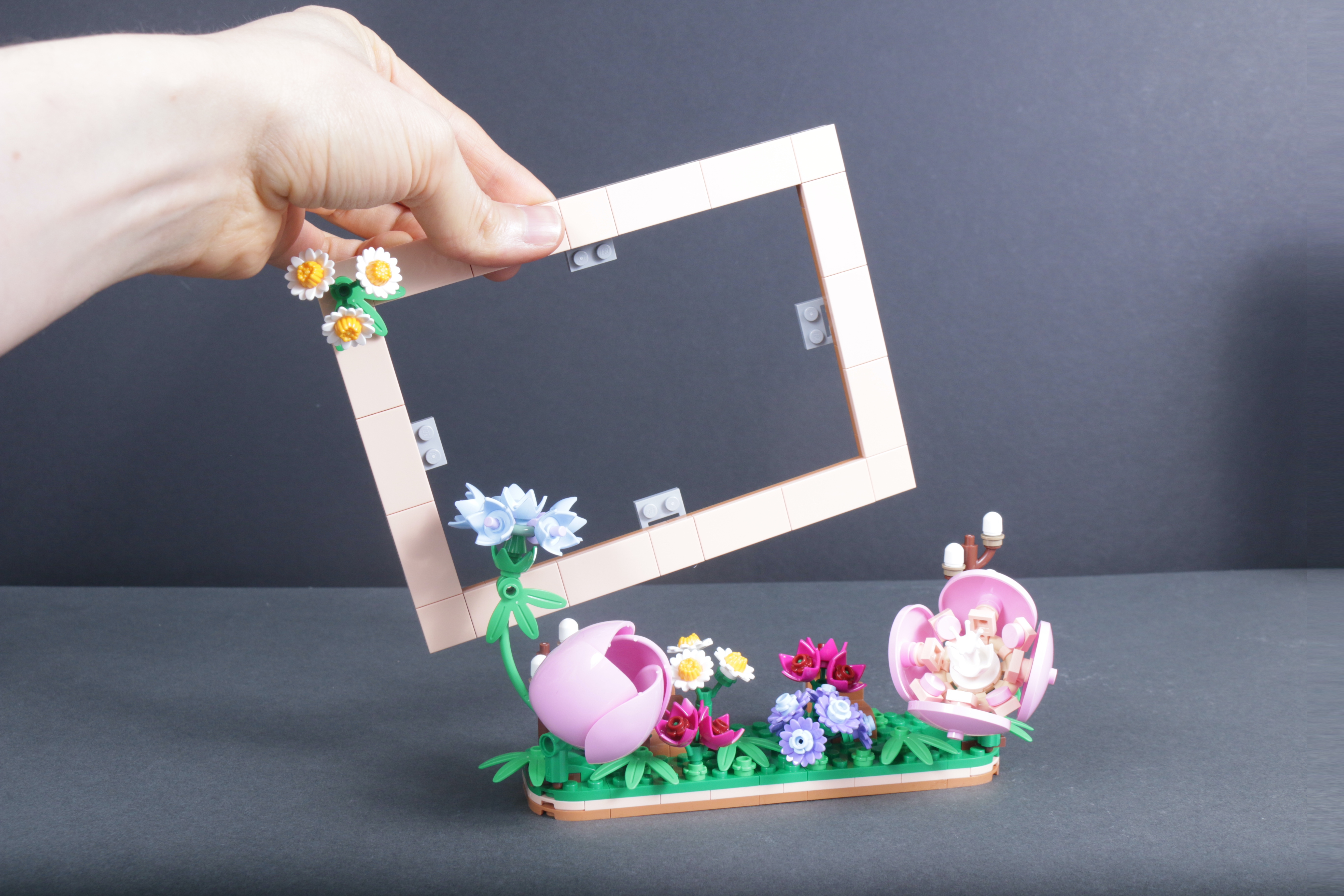 LEGO Botanicals 40916 Floral Picture Frame GWP review 8