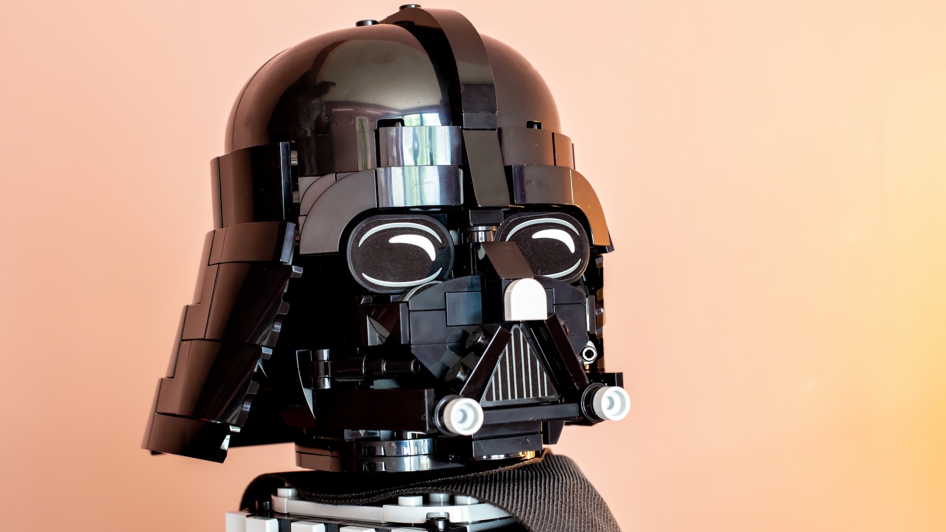 LEGO Star Wars 75461 Darth Vader Up-Scaled Minifigure 15
